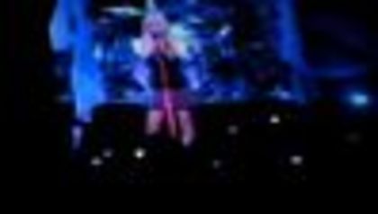 thumb_Avril_Lavigne_-_Hong_Kong_-_091