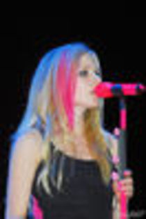 thumb_Avril_Lavigne_-_Hong_Kong_-_105