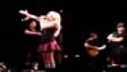 thumb_Avril_Lavigne_-_Hong_Kong_-_116