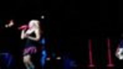 thumb_Avril_Lavigne_-_Hong_Kong_-_139