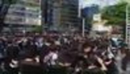 thumb_Avril_Lavigne_-_Live_in_Shinjuku_Japan_-_004