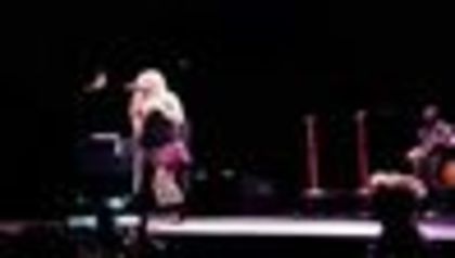 thumb_Avril_Lavigne_-_Hong_Kong_-_183