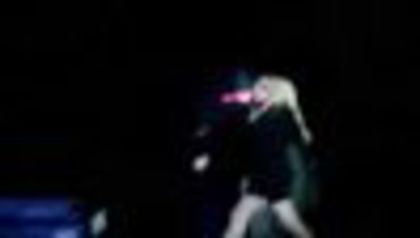 thumb_Avril_Lavigne_-_Hong_Kong_-_199