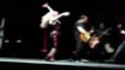 thumb_Avril_Lavigne_-_Hong_Kong_-_217