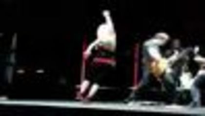 thumb_Avril_Lavigne_-_Hong_Kong_-_218