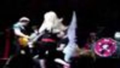 thumb_Avril_Lavigne_-_Hong_Kong_-_223