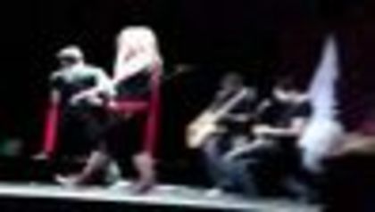 thumb_Avril_Lavigne_-_Hong_Kong_-_224