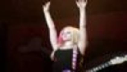 thumb_Avril_Lavigne_-_Hong_Kong_-_241