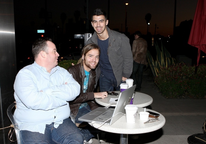 Joas-Brothers-2011-the-jonas-brothers-19391986-1400-978 - Jonas