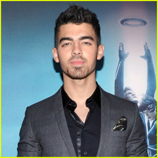 joe-jonas-new-year - Jonas