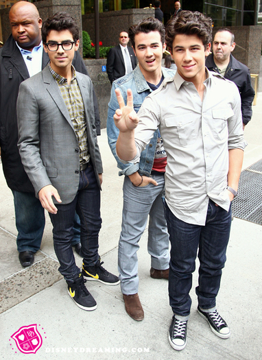 Jonas-Brothers-NYC