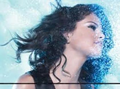 6. - club Selena Gomez