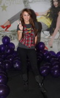 19486508_ZKXEKTYYX - Super club Miley