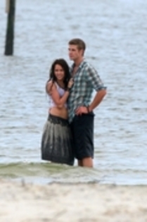 31131680_MPJMYFHAV - Super club Miley