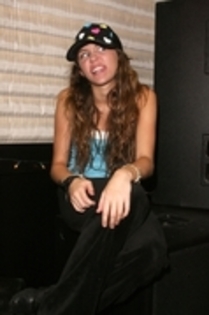 31628021_EFXRFVLLY - Super club Miley