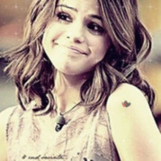 31354578_AQOSXQPHI - Super club Selena