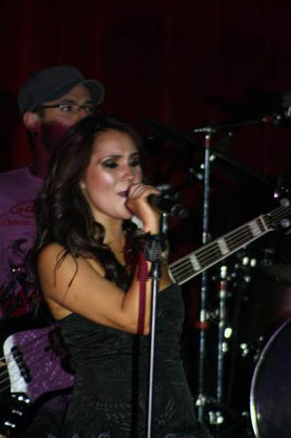 18484867 - Dulce Maria