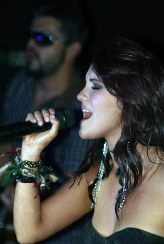 82875635 - Dulce Maria