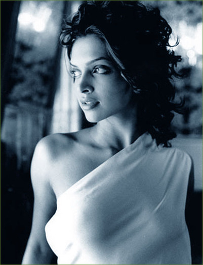 deepika-see-through[1]