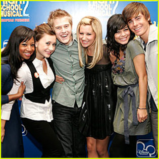 high-school-musical-3-senior-year[1]