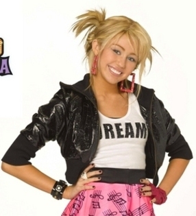 hm-alex-of-wowp-vs-hannah-of-hm-11519873-272-300[1] - Hannah Montana