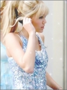 photo-by-pearl-alex-of-wowp-vs-hannah-of-hm-11497891-170-226[1] - Hannah Montana