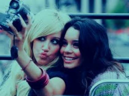 images - ashley tisdale and vanessa hudgens