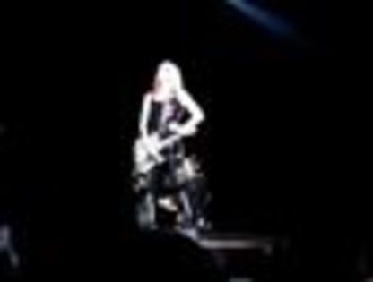 thumb_Avril_Lavigne_-_Toronto_TBDT_-_011 - Abbey - Dawn -  alte -  poze