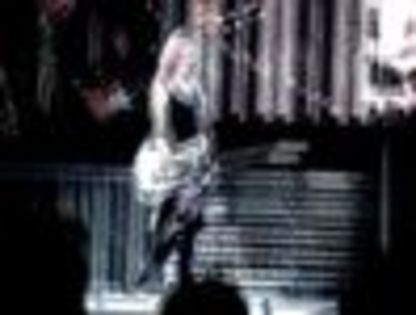 thumb_Avril_Lavigne_-_Toronto_TBDT_-_019