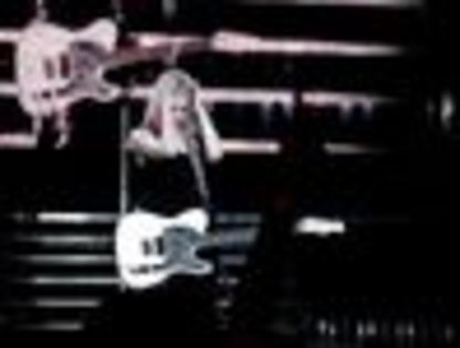 thumb_Avril_Lavigne_-_Toronto_TBDT_-_020