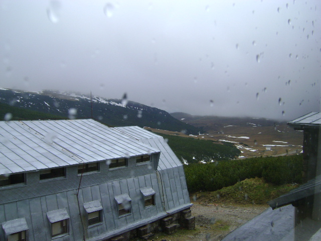 PLOAIE TORENTIALA LA PIATRA ARSA