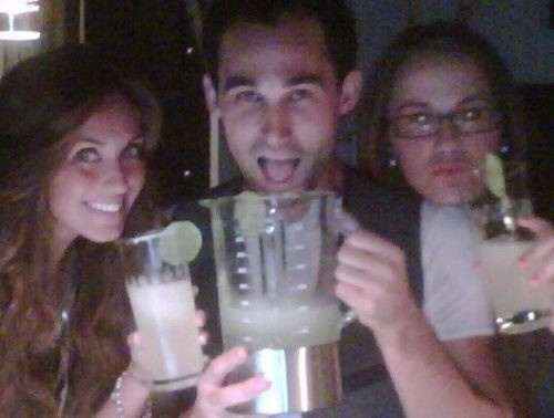 1248629717741_f - Anahi con sus amigos