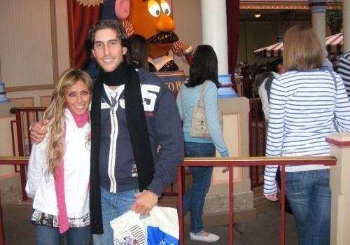 384200797_LCQSEAJSBGNRYFM - Anahi y Rodrigo