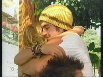 5zkqne3ua70yqkey - Anahi si Alfonso