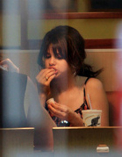  - poze mega rare selena gomez