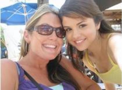  - poze mega rare selena gomez