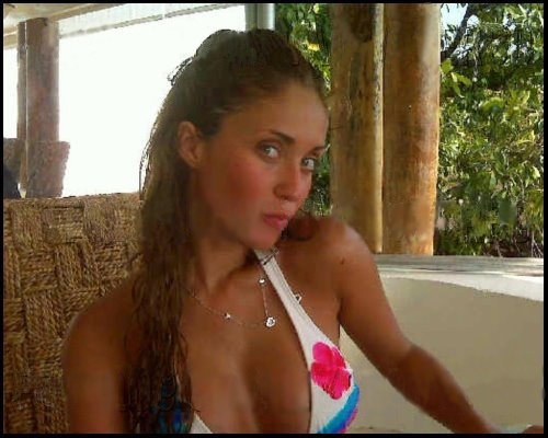 1243792910450_f - 00 Anahi 002