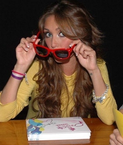 1251327184045_f - 00 Anahi 002