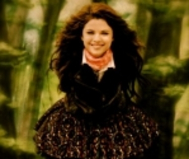 thumbs_selena-gomez-first-album-photos - alege poza