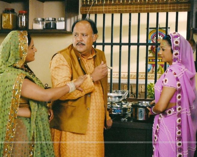 33266-mamaji-mamiji-and-malti-in-sapna-babul-ka-bid6yaai