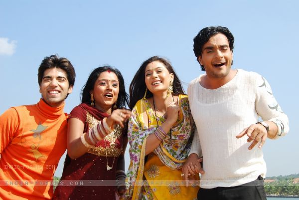 33150-a-still-image-of-alekh-sadhna-ranvir-and-ragini - SAPNA BABUL KA BIDAAI ALL PICTURES AND WALLPAPERS