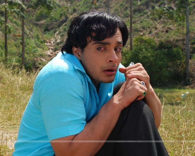 33157-alekh-rajvansh-looking-fearedl - SAPNA BABUL KA BIDAAI ALL PICTURES AND WALLPAPERS