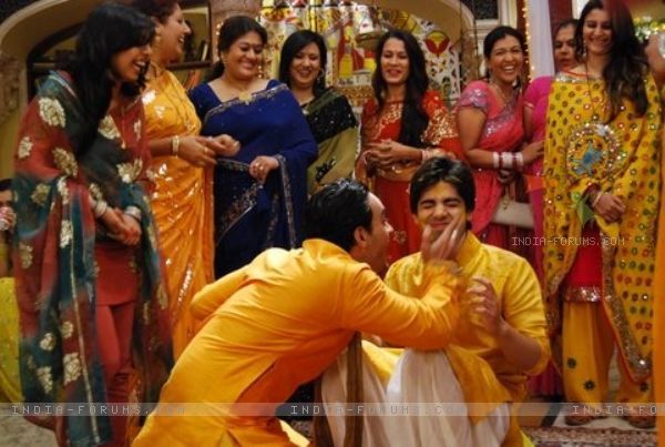 33179-alekh-putting-haldi-to-ranvir - SAPNA BABUL KA BIDAAI ALL PICTURES AND WALLPAPERS