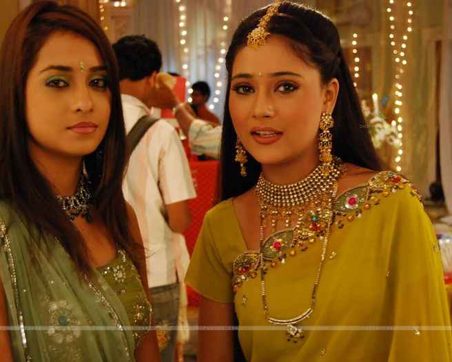 33212-sadhana-and-sonia-looking-gorgp0-eous