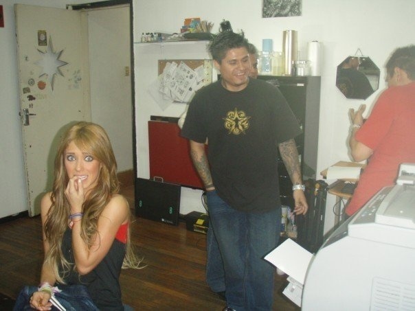 02 - Anahi con nuevo tatuaje