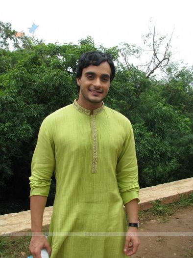 33248-alekh-looking-gorgeous-in-green-kurta