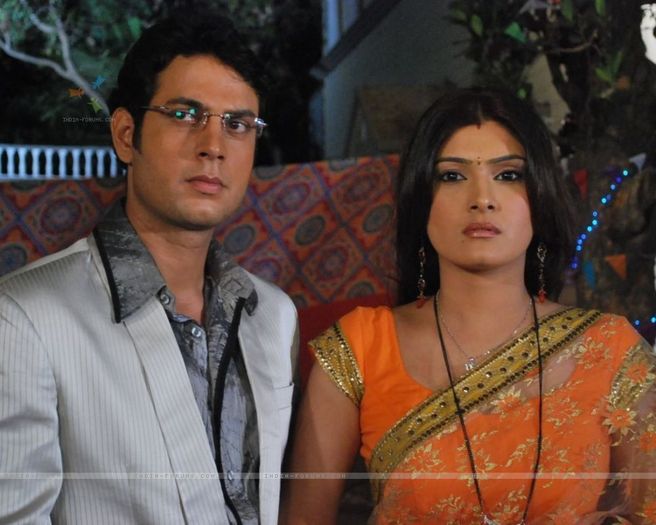 33280-naveen-and-avni-looking-worriedio - SAPNA BABUL KA BIDAAI ALL PICTURES AND WALLPAPERS