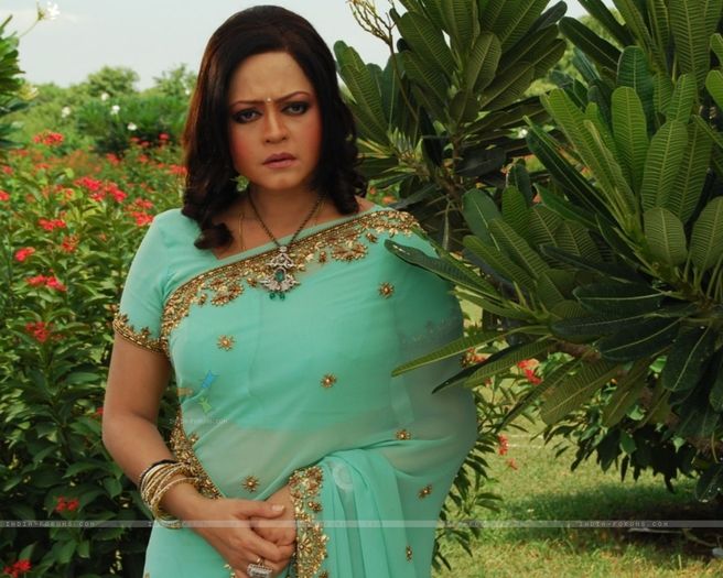 33310-vasundhara-rajvansh-looking-shockedio - SAPNA BABUL KA BIDAAI ALL PICTURES AND WALLPAPERS