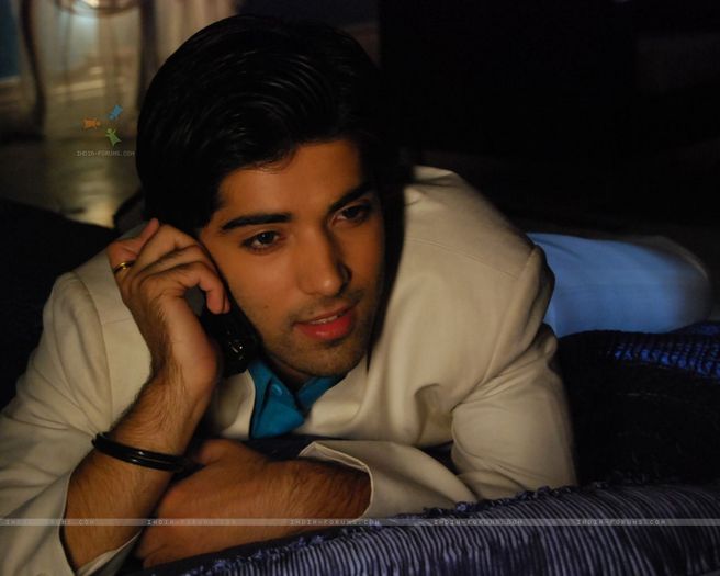 33321-ranvir-talking-to-raginio - SAPNA BABUL KA BIDAAI ALL PICTURES AND WALLPAPERS