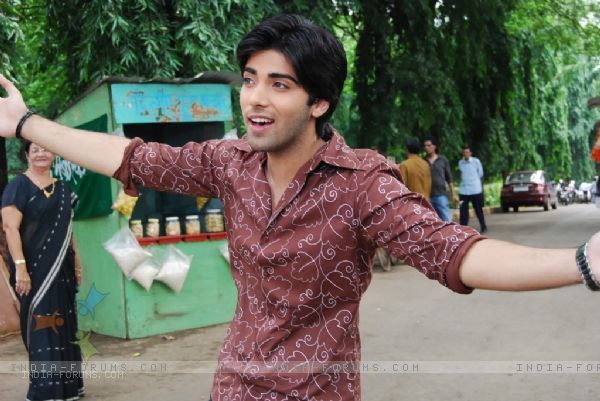 33331-ranvir-rajvansh-looking-happy - SAPNA BABUL KA BIDAAI ALL PICTURES AND WALLPAPERS